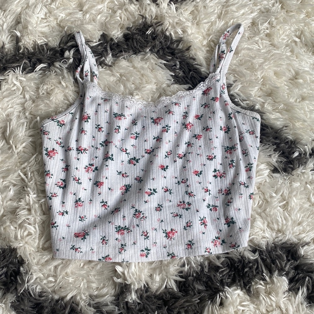 Crop top.